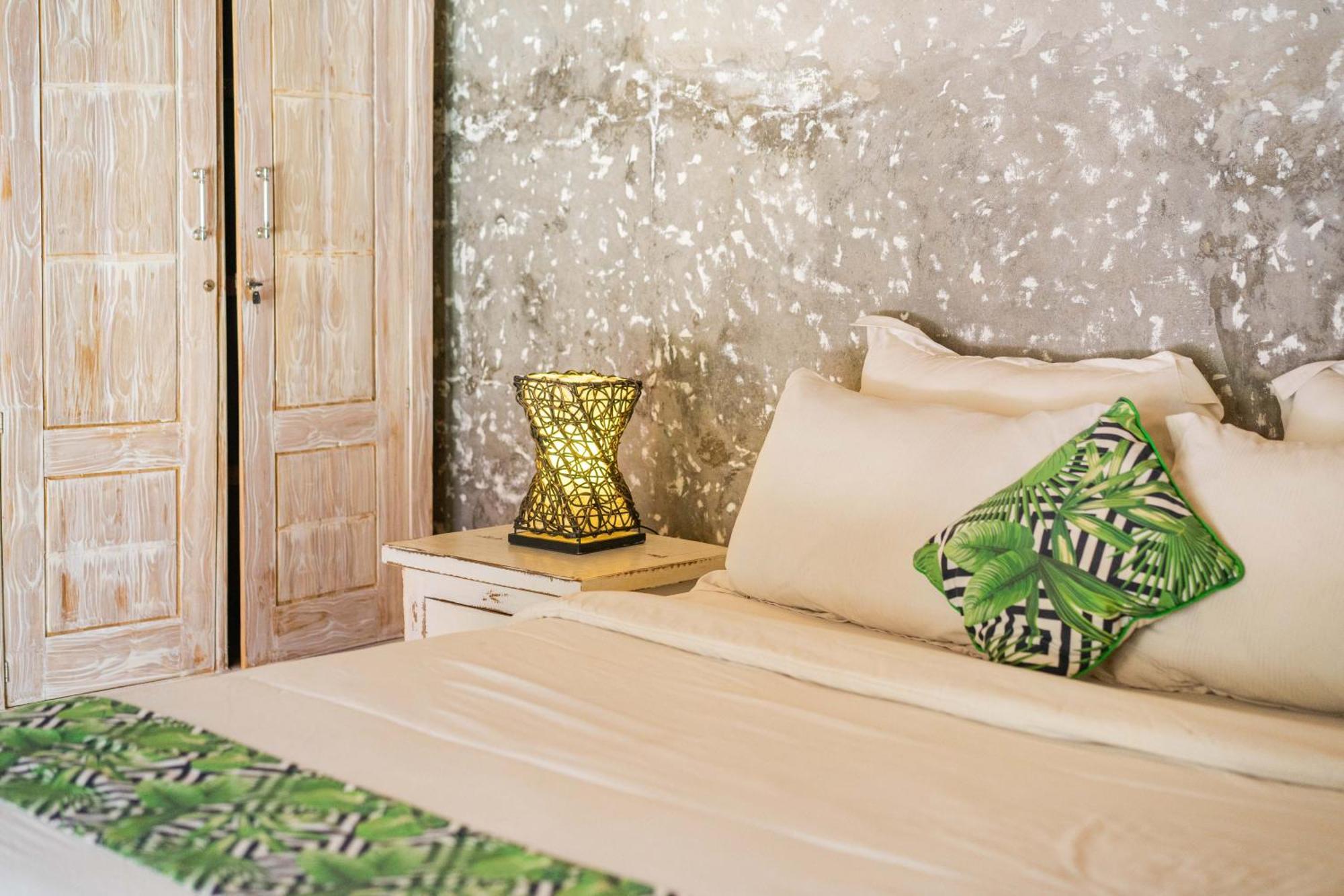 Villa Salya - 3Br - Private Pool - 1Min Walk To La Favela! Seminyak Exteriör bild
